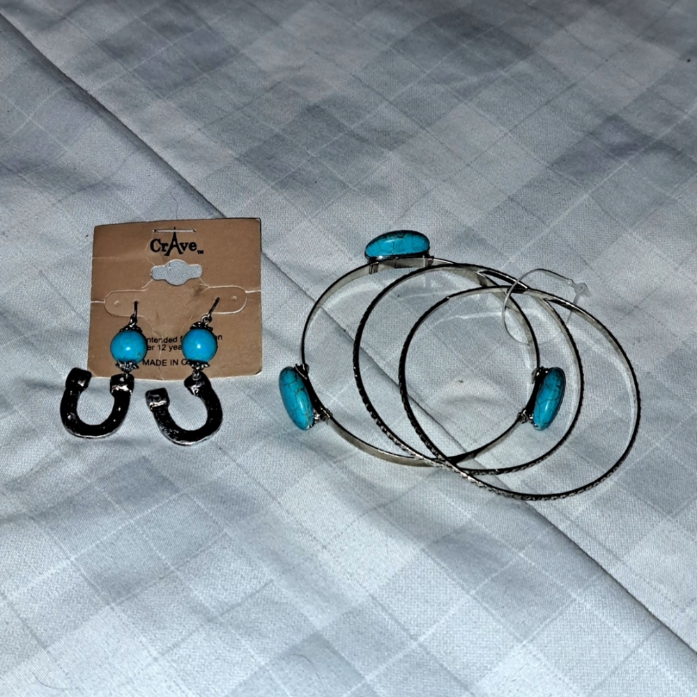 Turquoise earrings and bracelets set of 3.